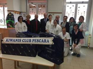 Il KC Pescara offre doni per il Reparto di Pediatria