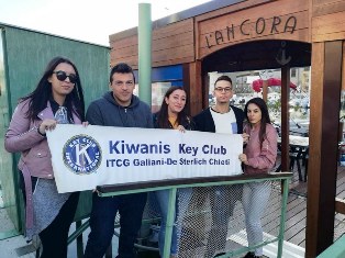 Il KC Chieti-Pescara e il Key Club Galiani-De Sterlich partecipano al ‘KIWANIS ONE DAY’ ripulendo un'area sulla sponda del fiume