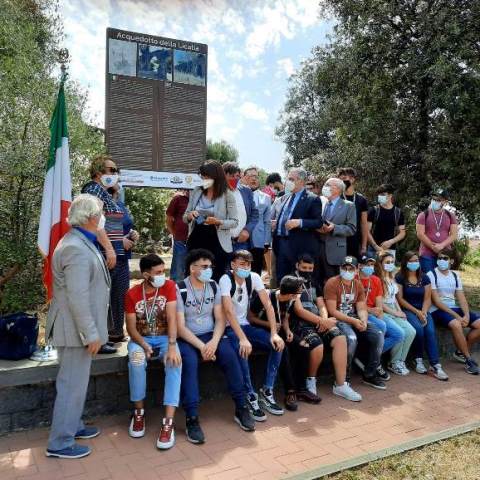 KC Catania Est - Apposizione di targhe turistiche bilingue al parco Gioeni