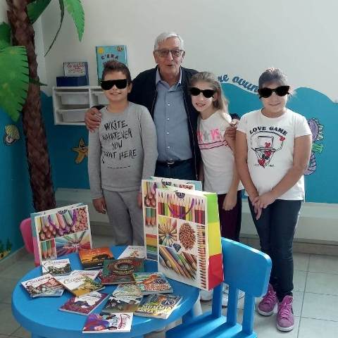 Per il Kiwanis One Day il KC Elimo Paceco dona libri agli alunni scuola primaria IC Giovanni XXIII di Paceco