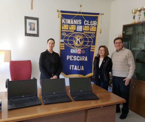 Il KC Pescara dona computers agli alunni dell’Istituto Comprensivo Tornareccio